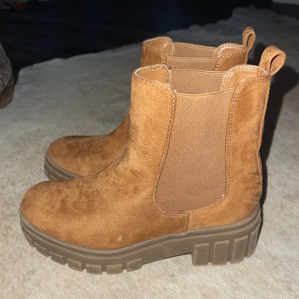 Tan Suede Chelsea Boots